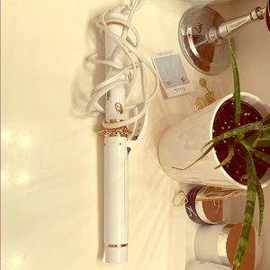 T3 1.25 curling iron